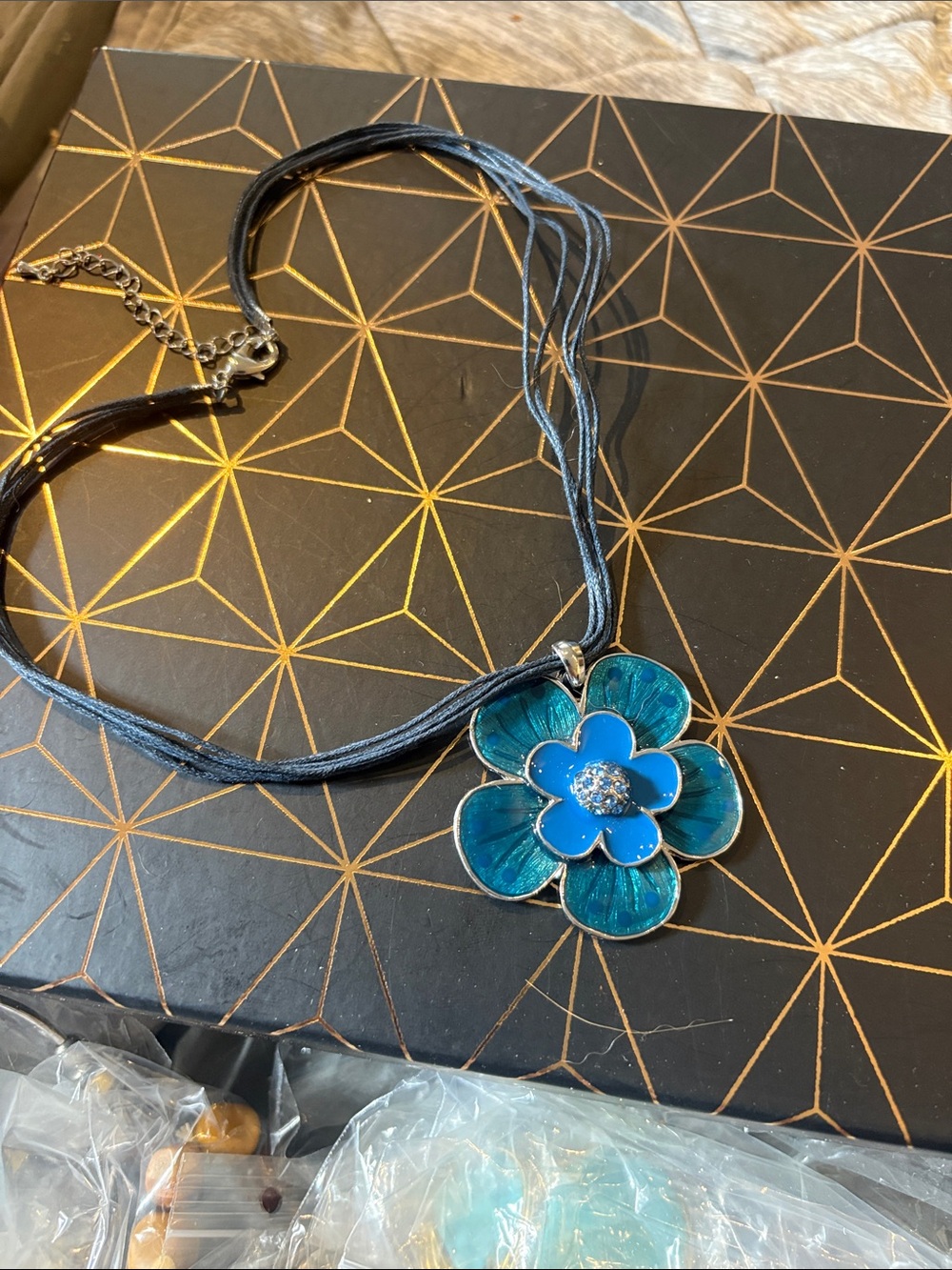 Blue Flower Pendant Necklace - Unbranded